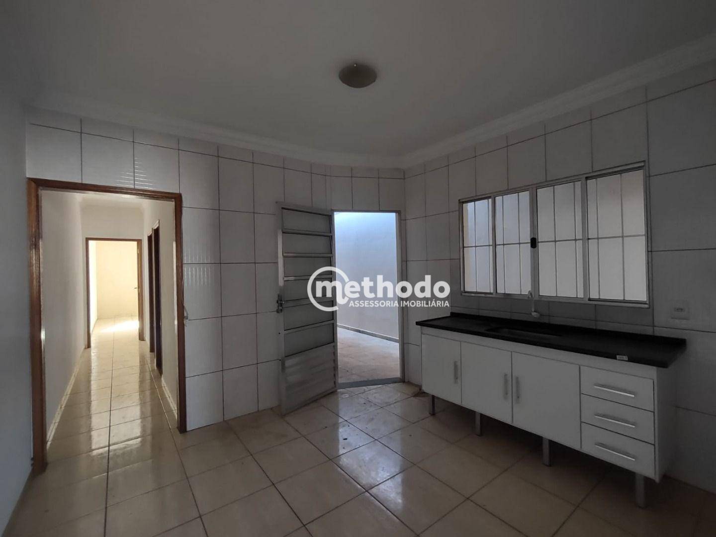 Casa à venda com 2 quartos, 90m² - Foto 3