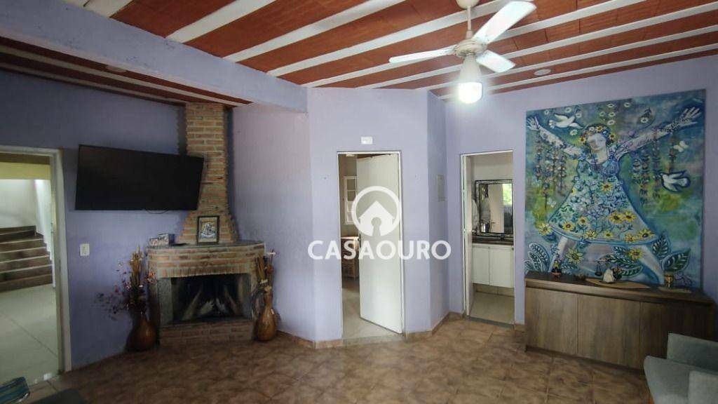 Casa de Condomínio à venda com 4 quartos, 250m² - Foto 7