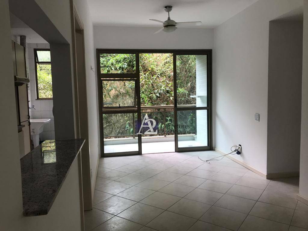 Apartamento à venda com 2 quartos, 84m² - Foto 6