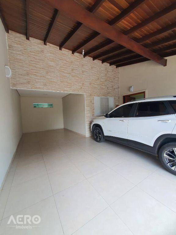 Casa à venda com 3 quartos, 180m² - Foto 4