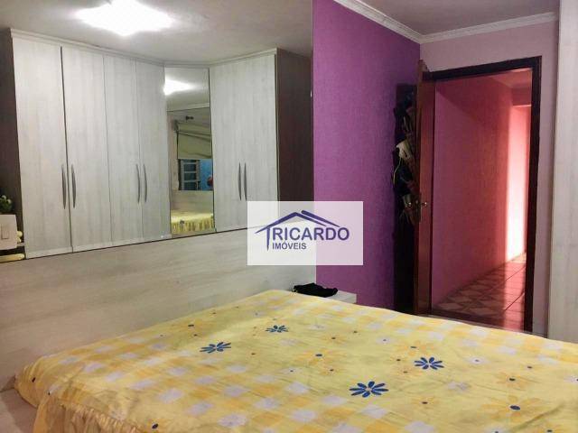 Casa à venda com 3 quartos, 200m² - Foto 14