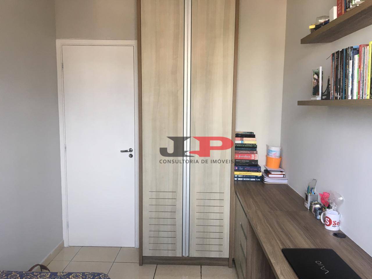 Apartamento à venda com 3 quartos, 75m² - Foto 3