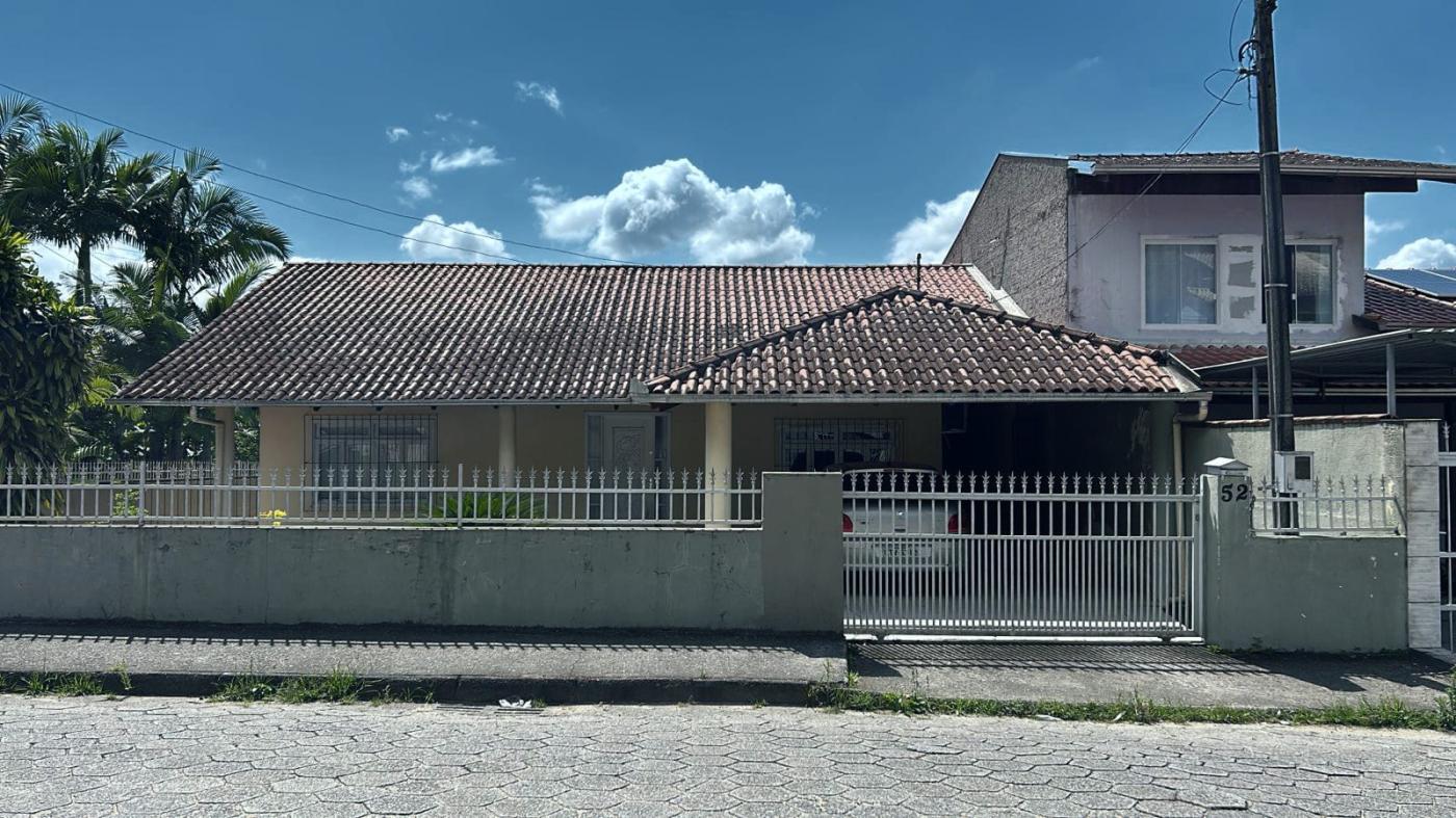 Casa à venda com 4 quartos - Foto 1