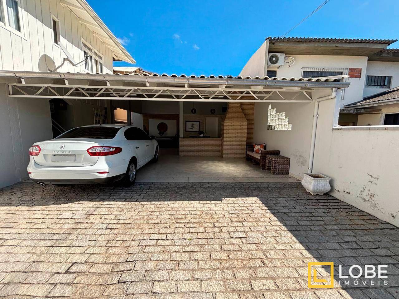 Casa, 3 quartos, 214 m² - Foto 2