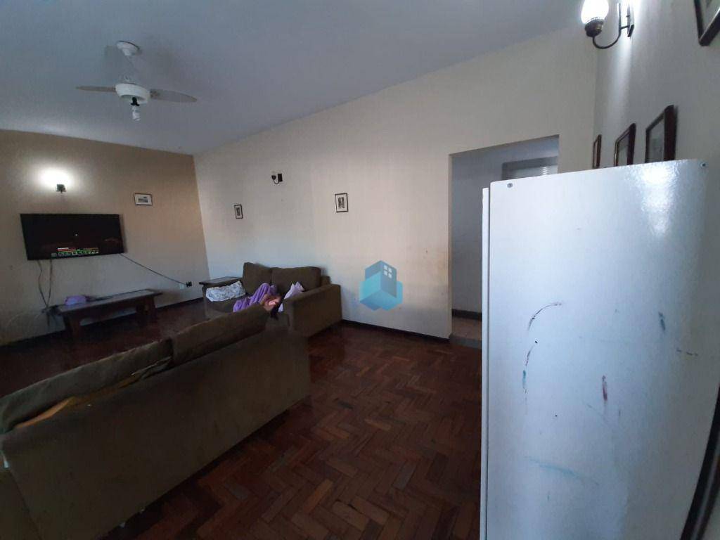 Casa à venda com 3 quartos, 197m² - Foto 5