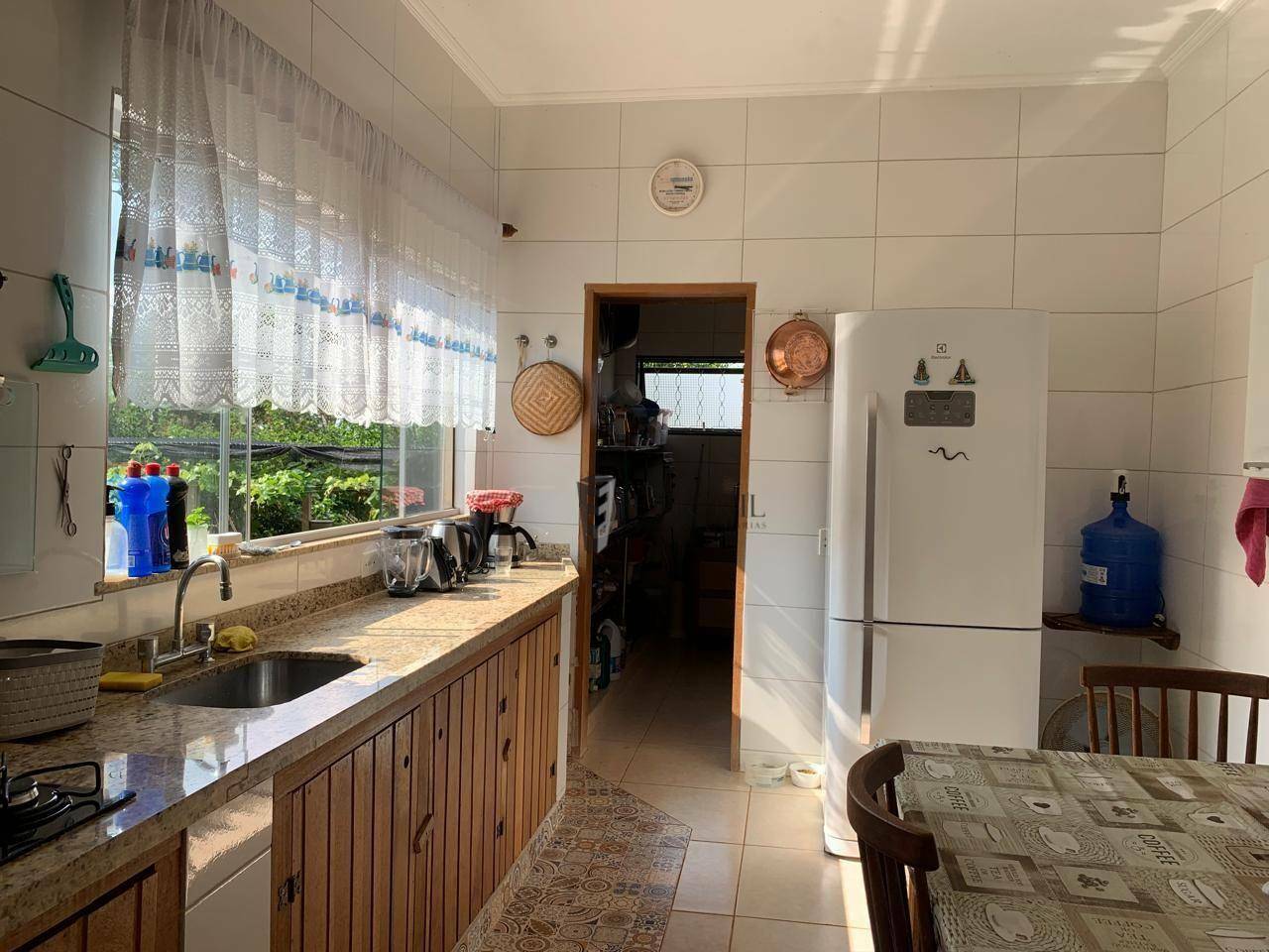 Chácara à venda com 3 quartos, 200m² - Foto 30