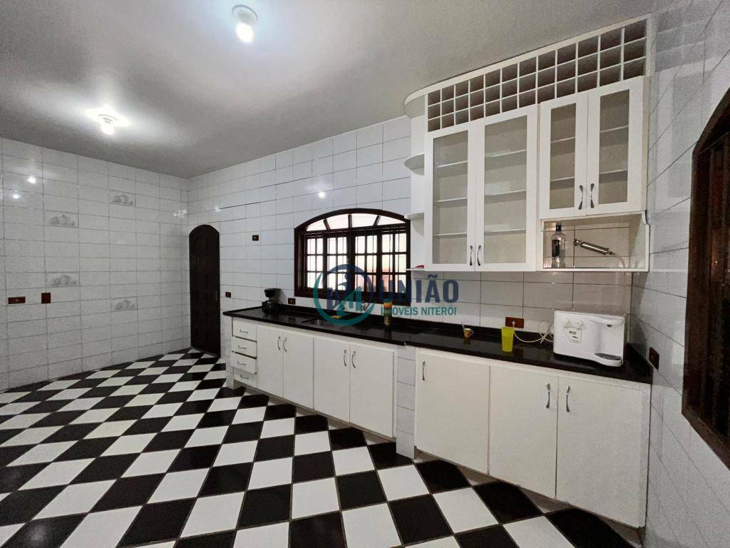 Casa à venda com 3 quartos, 260m² - Foto 18