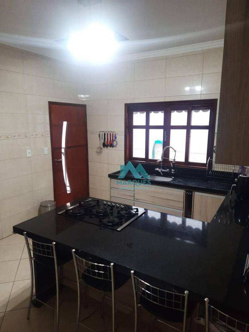 Sobrado à venda com 3 quartos, 250m² - Foto 13