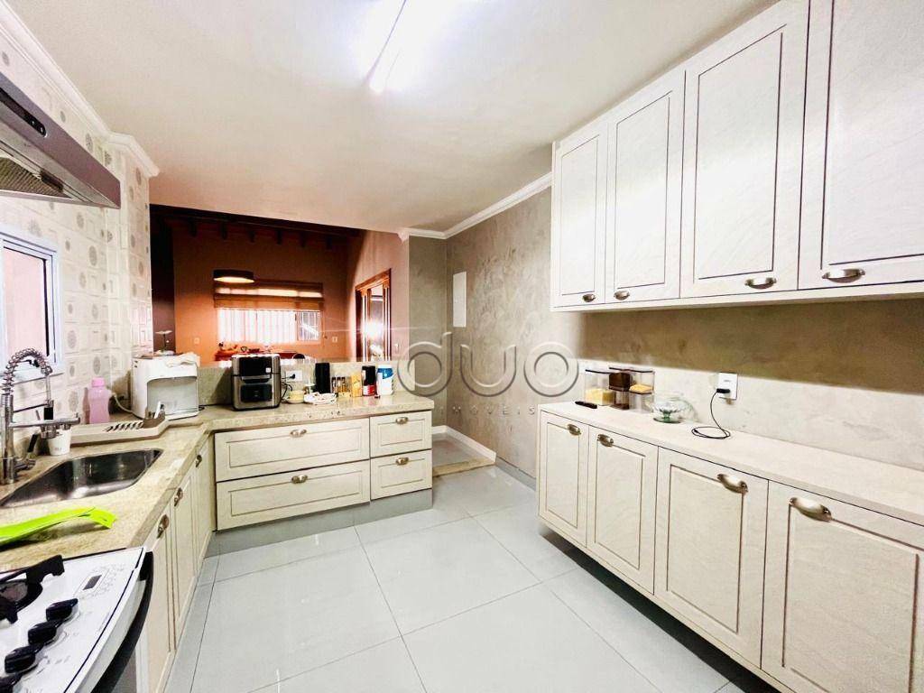 Casa à venda com 3 quartos, 200m² - Foto 18