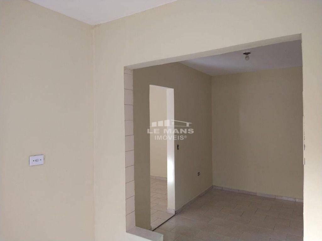 Casa à venda com 2 quartos, 55m² - Foto 14