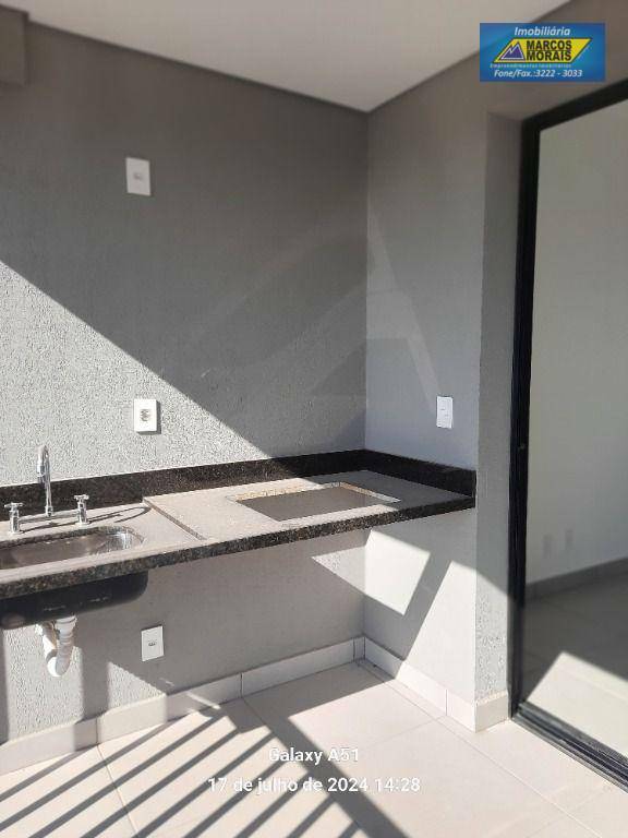 Apartamento para alugar com 3 quartos, 95m² - Foto 6