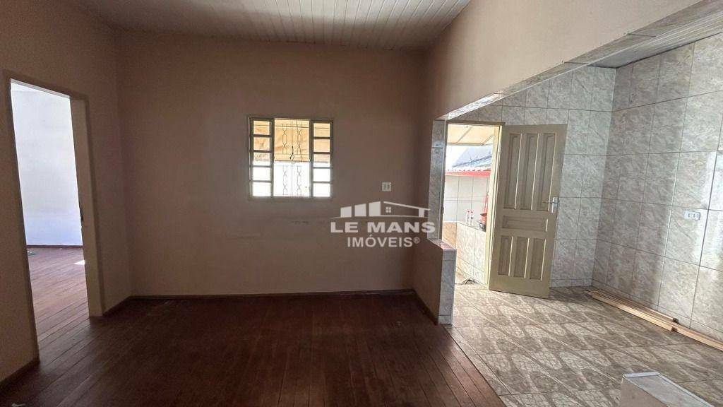 Casa à venda com 2 quartos, 69m² - Foto 3