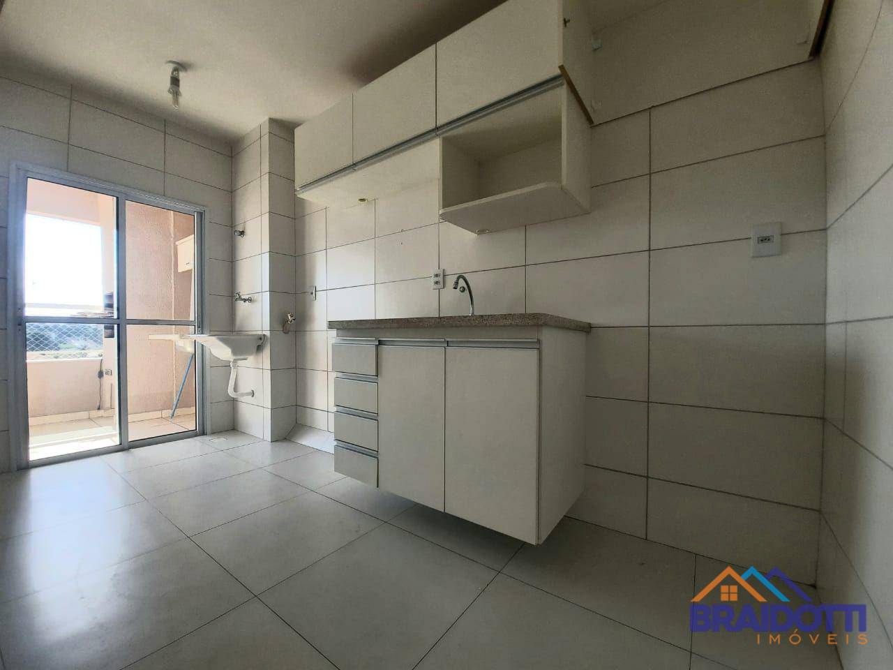 Apartamento à venda com 3 quartos, 76m² - Foto 3