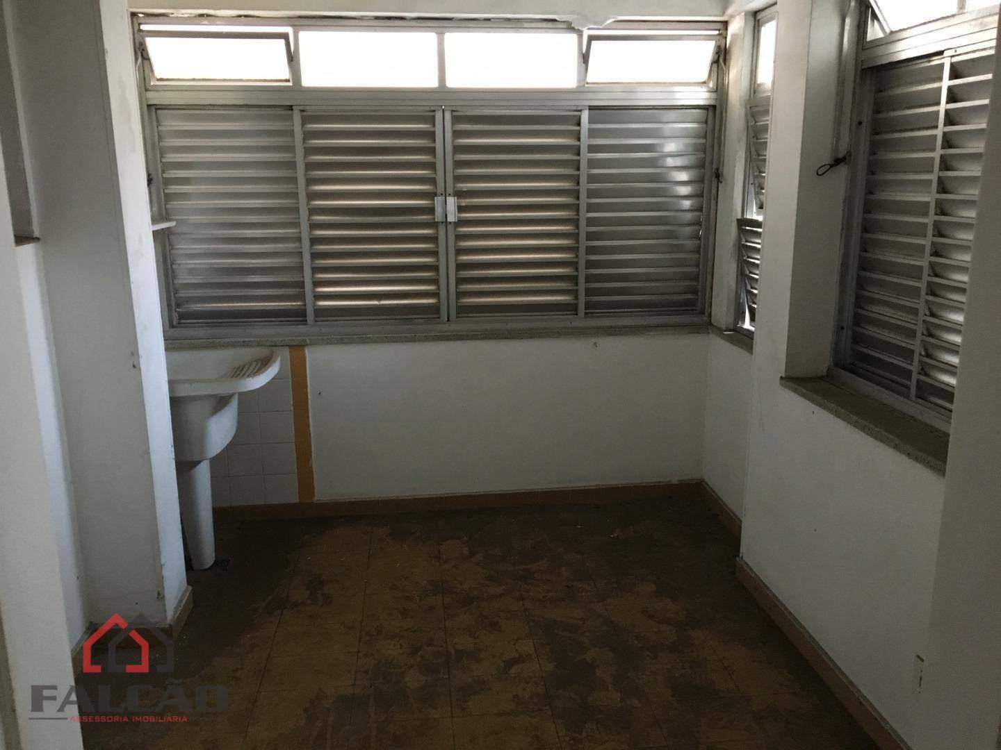 Sobrado para alugar com 3 quartos, 330m² - Foto 15