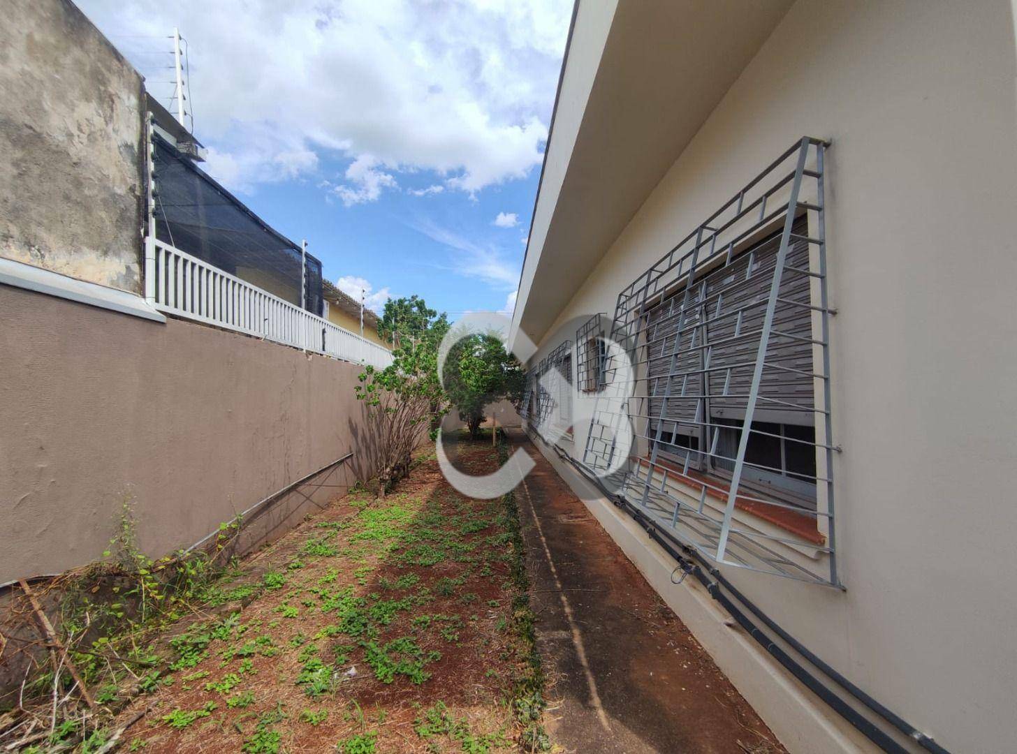 Casa para alugar com 8 quartos, 300m² - Foto 10