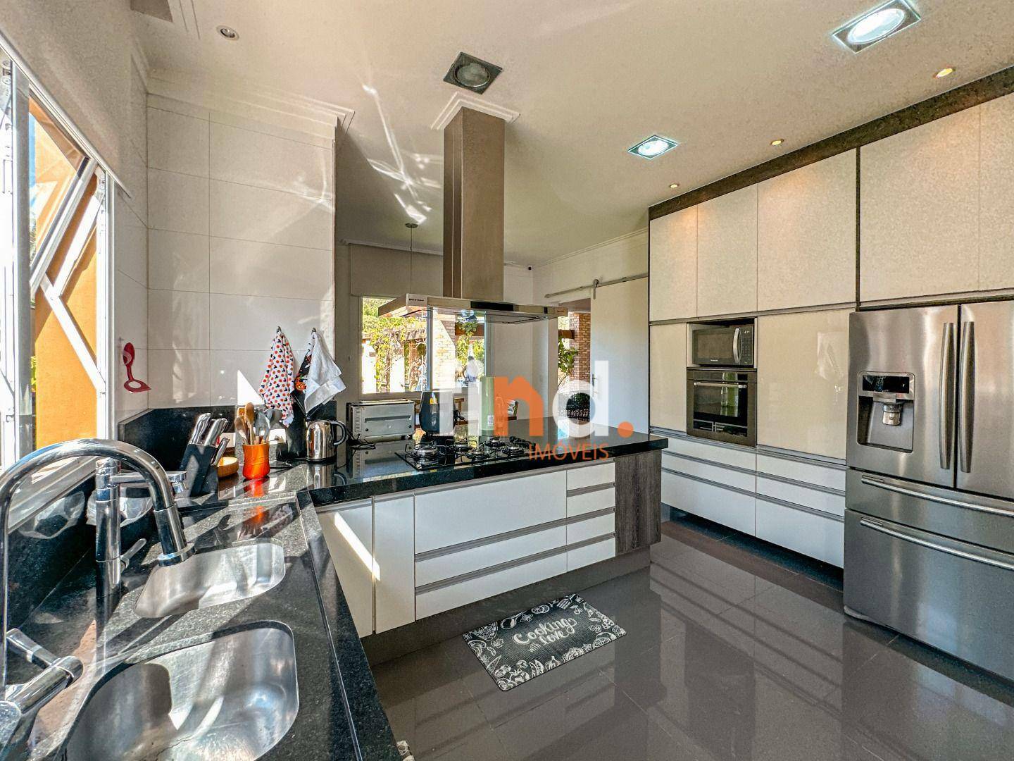 Casa de Condomínio à venda com 4 quartos, 549m² - Foto 12