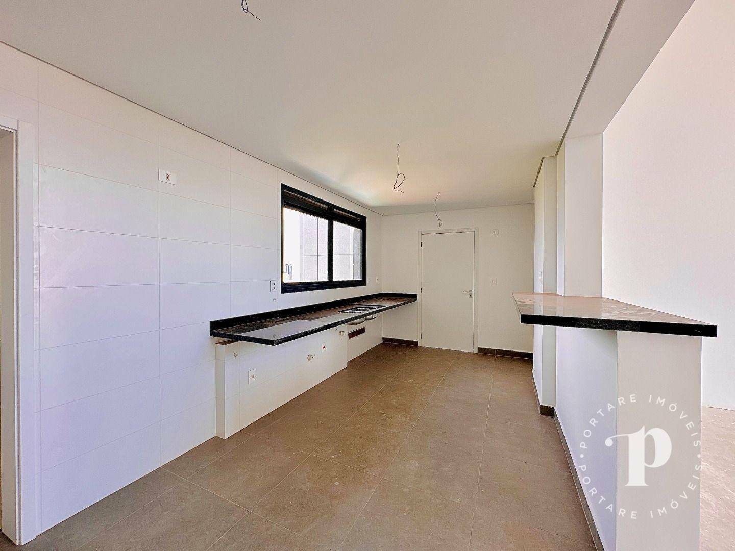 Apartamento à venda com 4 quartos, 220m² - Foto 7