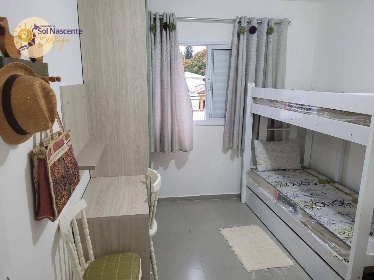 Casa à venda com 2 quartos, 53m² - Foto 2