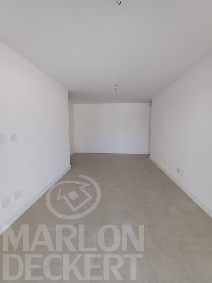 Apartamento à venda com 2 quartos, 104m² - Foto 5