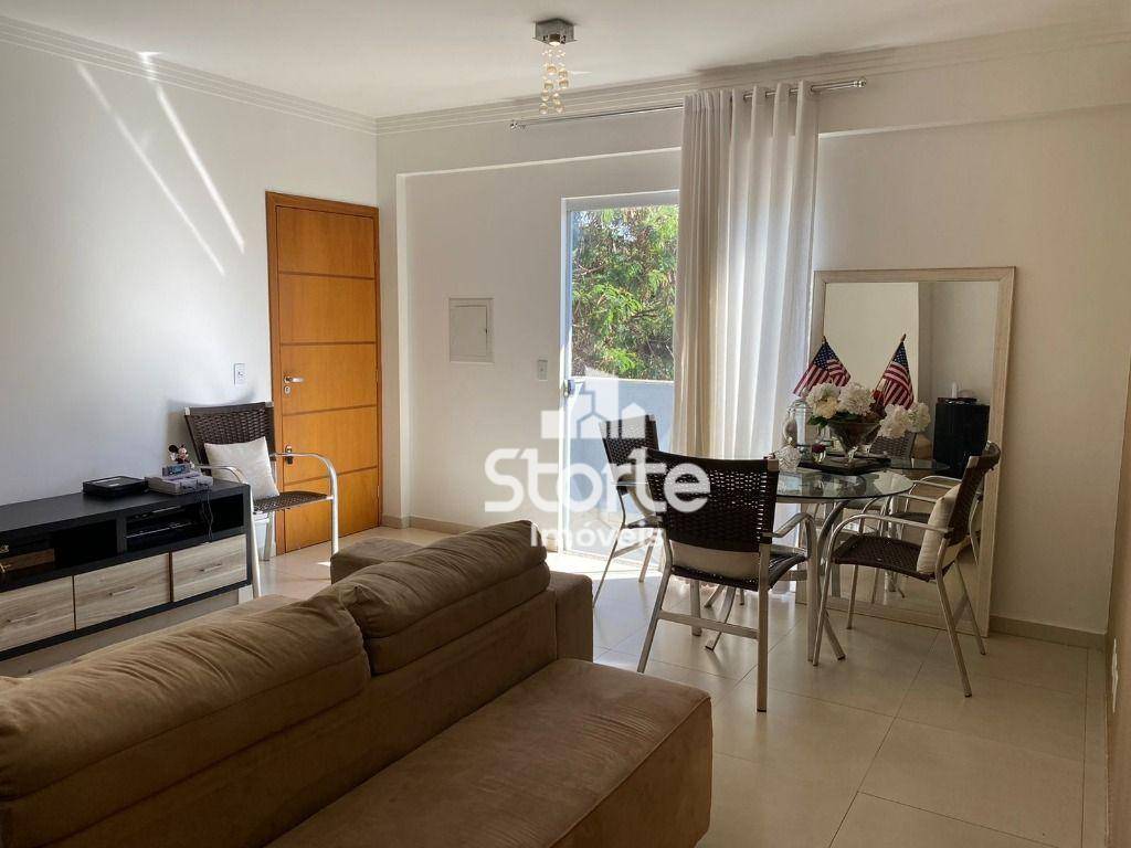 Apartamento à venda com 3 quartos, 76m² - Foto 1