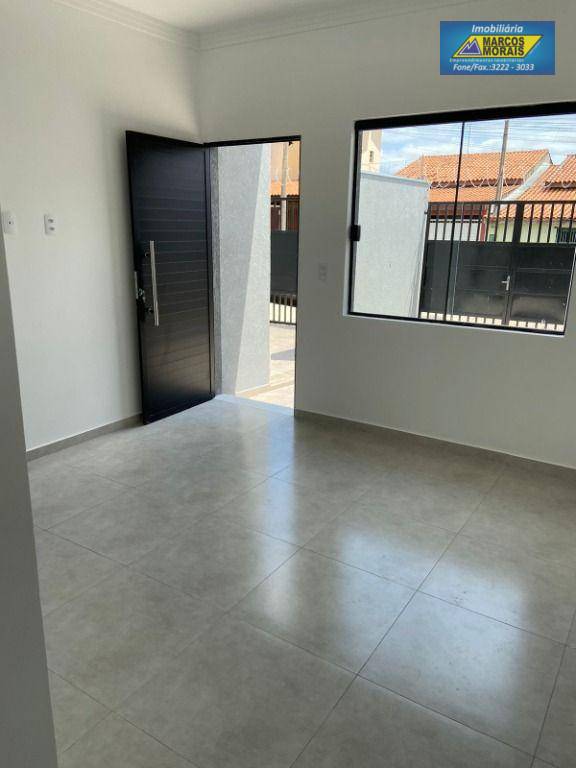 Casa à venda com 2 quartos, 84m² - Foto 5