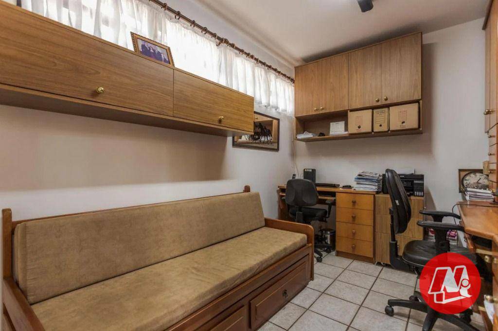 Apartamento para alugar com 3 quartos, 206m² - Foto 26