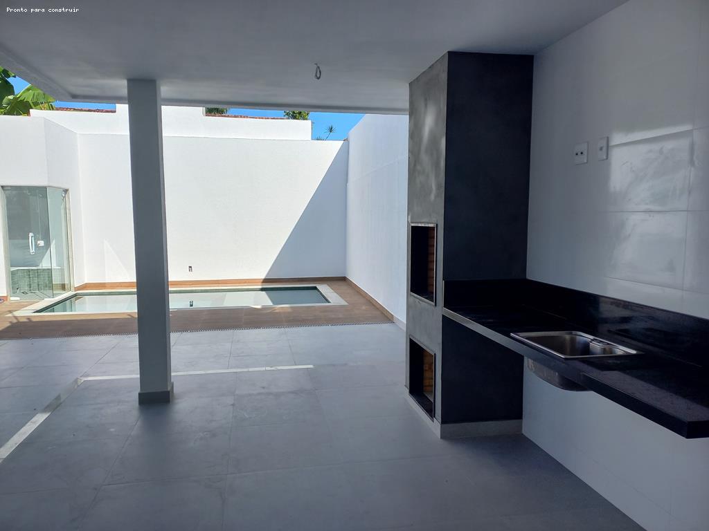 Casa à venda com 4 quartos, 214m² - Foto 34