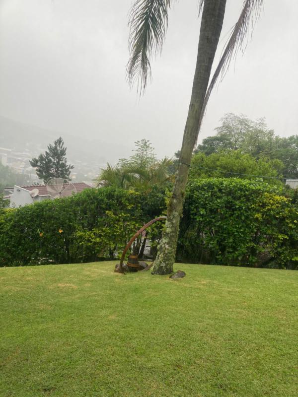 Casa à venda com 2 quartos, 100m² - Foto 3