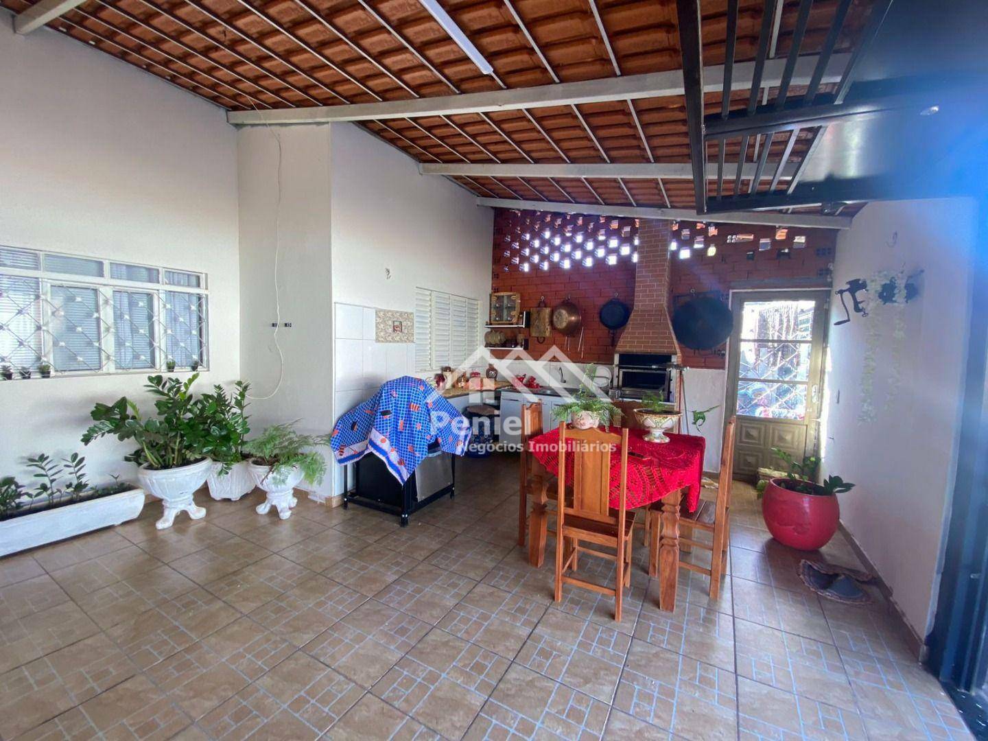 Casa à venda com 4 quartos, 197m² - Foto 13