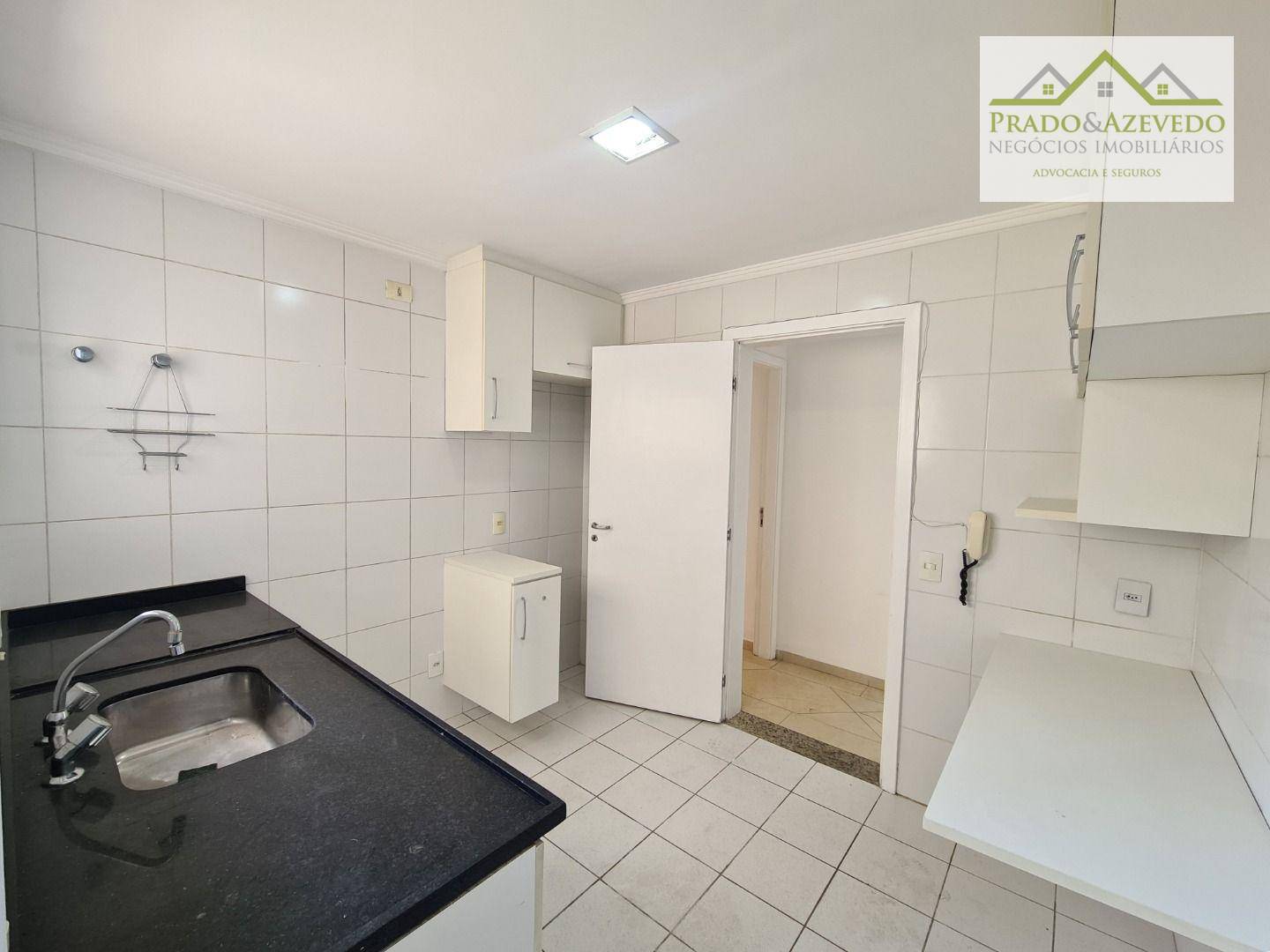 Apartamento à venda com 3 quartos, 107m² - Foto 13