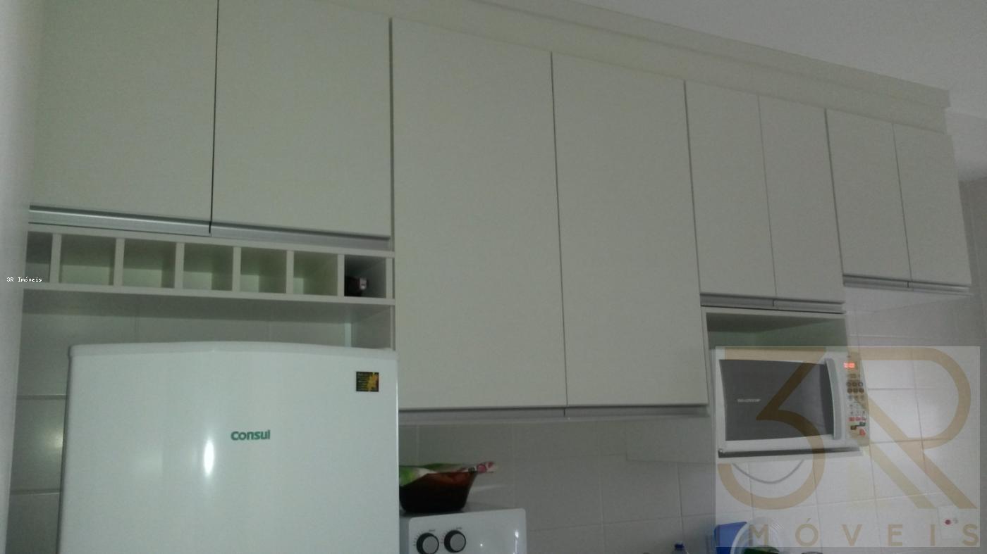 Apartamento à venda com 2 quartos, 70m² - Foto 3