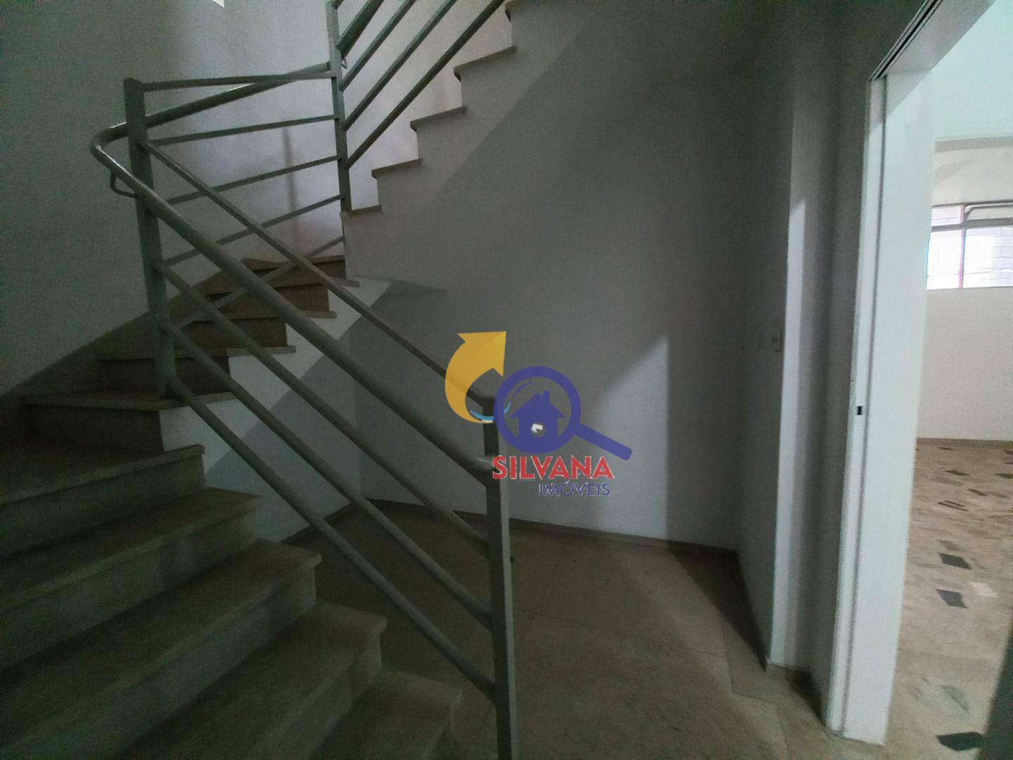 Casa para alugar com 4 quartos, 348m² - Foto 12