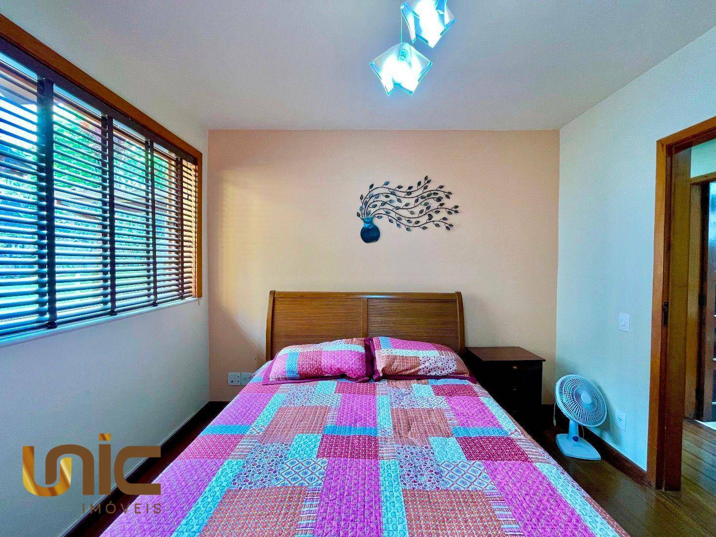 Casa à venda com 4 quartos, 220m² - Foto 26