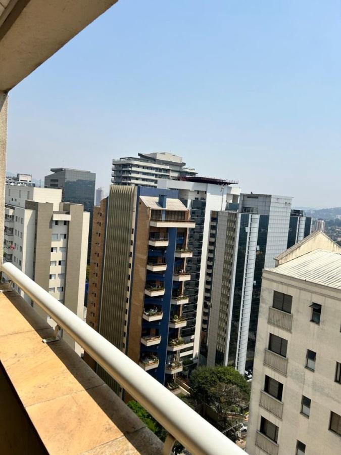 Apartamento para alugar com 3 quartos, 98m² - Foto 1