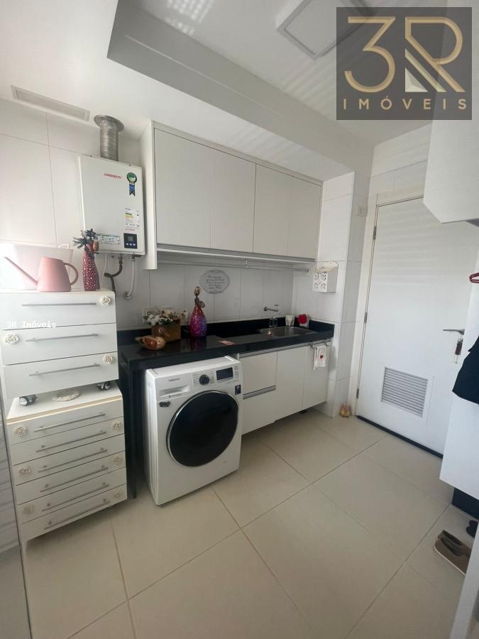 Apartamento à venda com 3 quartos, 156m² - Foto 3