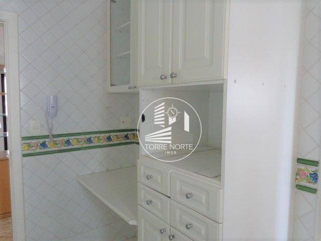 Apartamento à venda com 3 quartos, 145m² - Foto 13