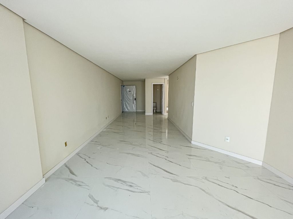 Apartamento à venda com 4 quartos, 157m² - Foto 10