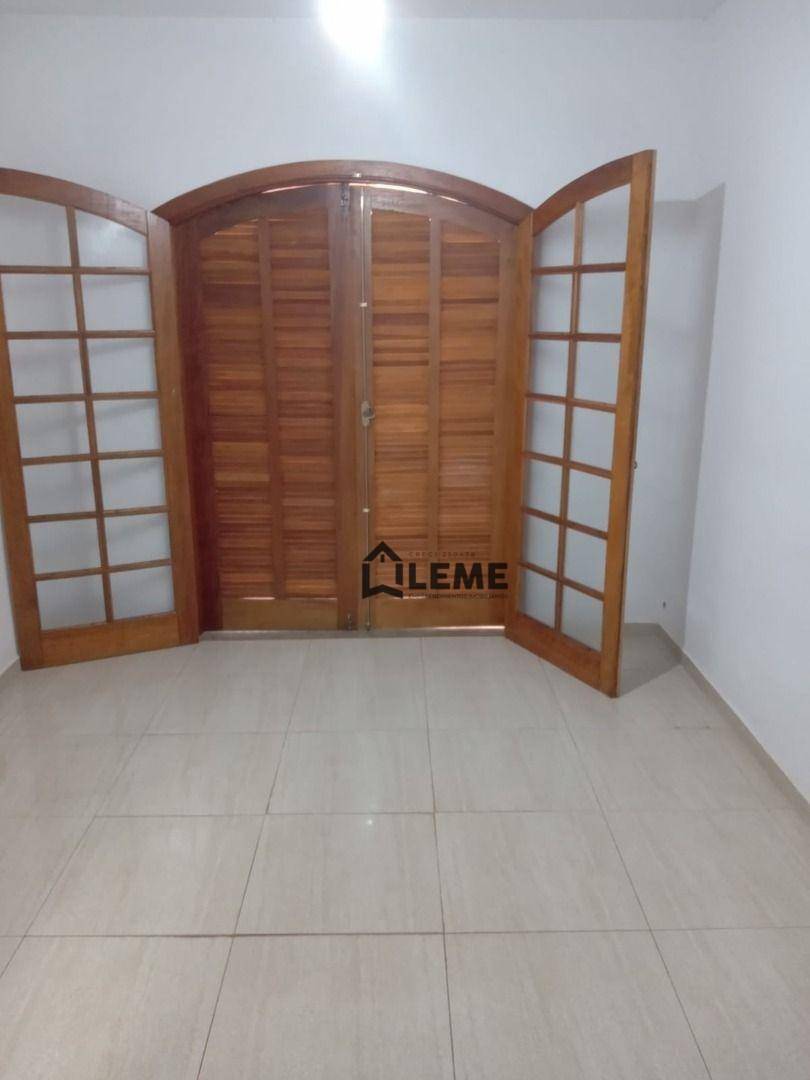 Casa à venda com 2 quartos, 150m² - Foto 14