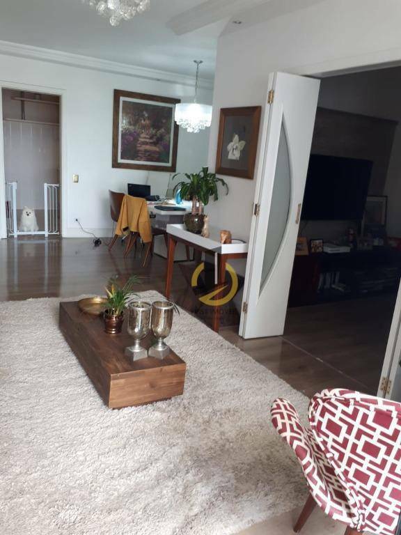 Apartamento à venda com 3 quartos, 137m² - Foto 4