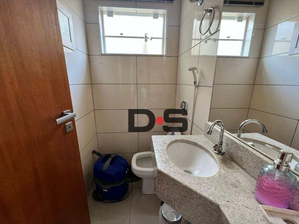 Casa à venda com 3 quartos, 250m² - Foto 5