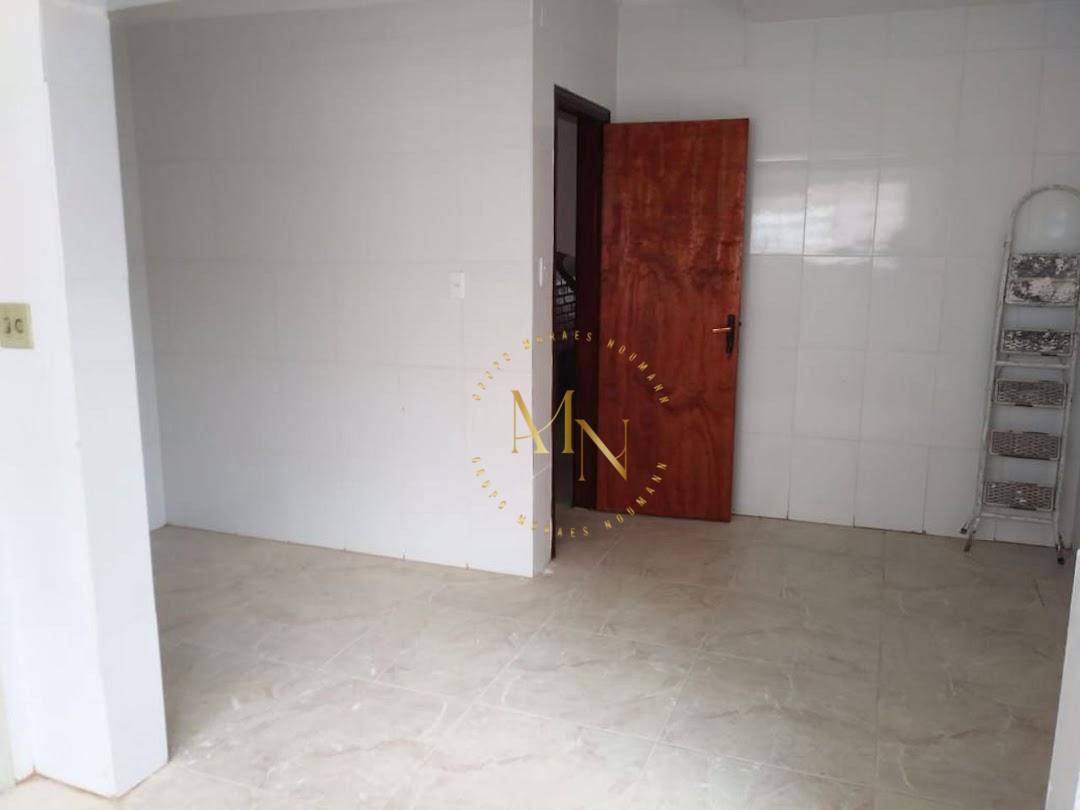 Casa de Condomínio para alugar com 3 quartos, 180m² - Foto 1