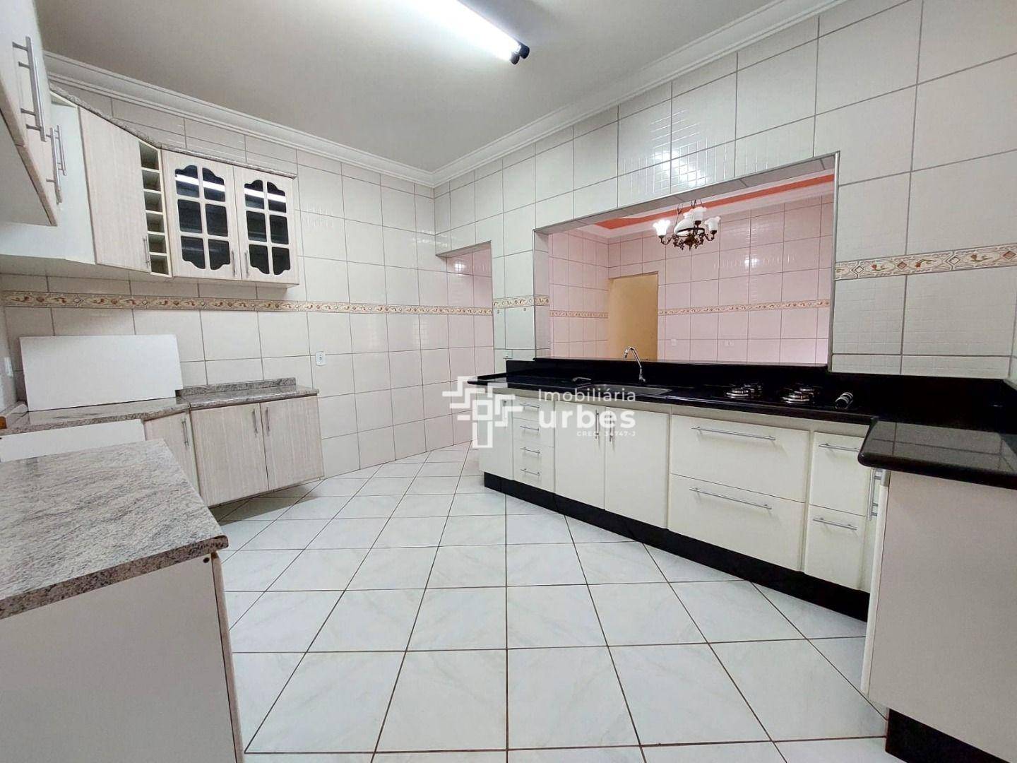 Casa para alugar com 3 quartos, 230m² - Foto 8