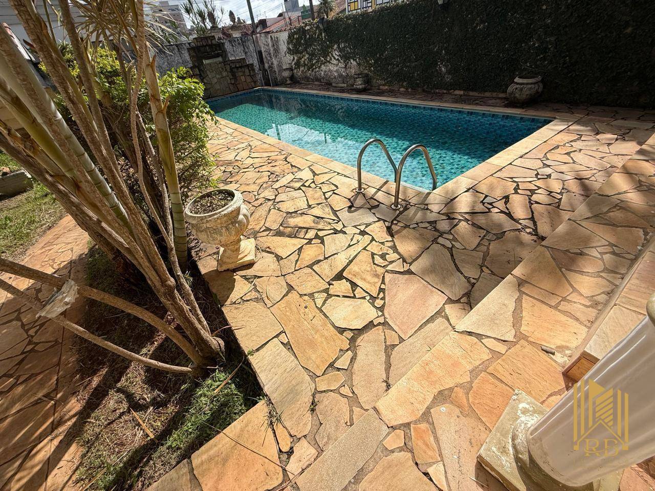 Casa, 4 quartos, 260 m² - Foto 2