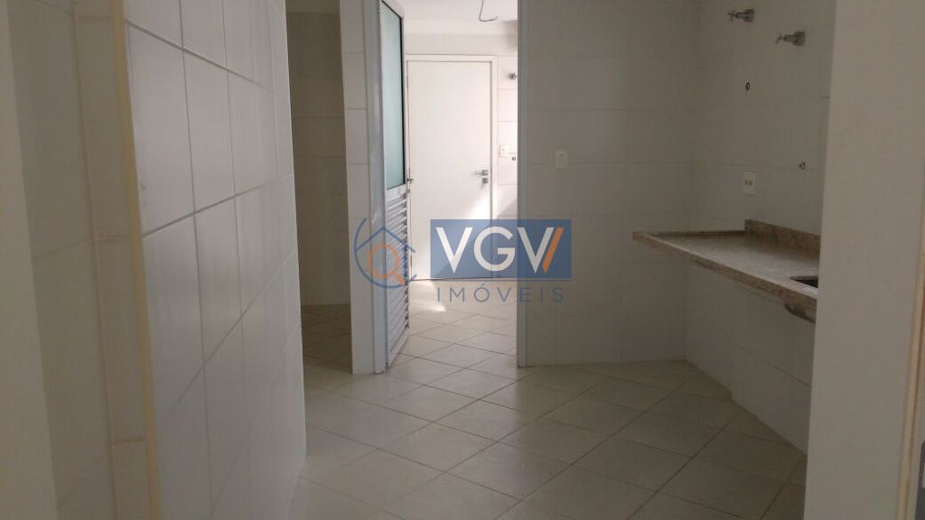 Apartamento à venda com 3 quartos, 144m² - Foto 3