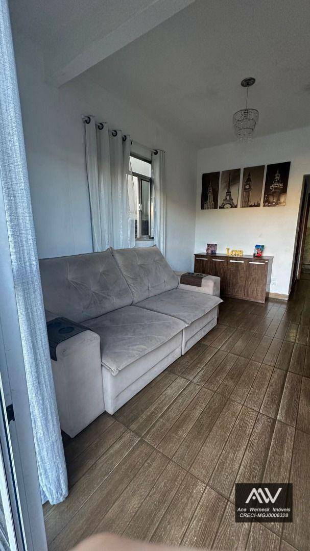 Casa à venda com 2 quartos, 100m² - Foto 3