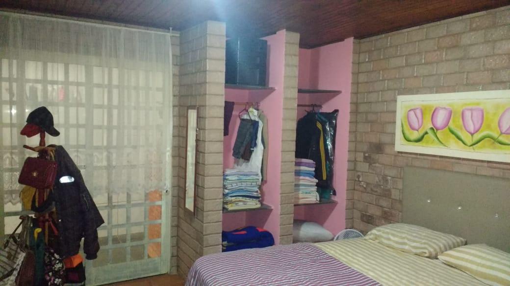 Casa à venda com 8 quartos, 1000m² - Foto 37