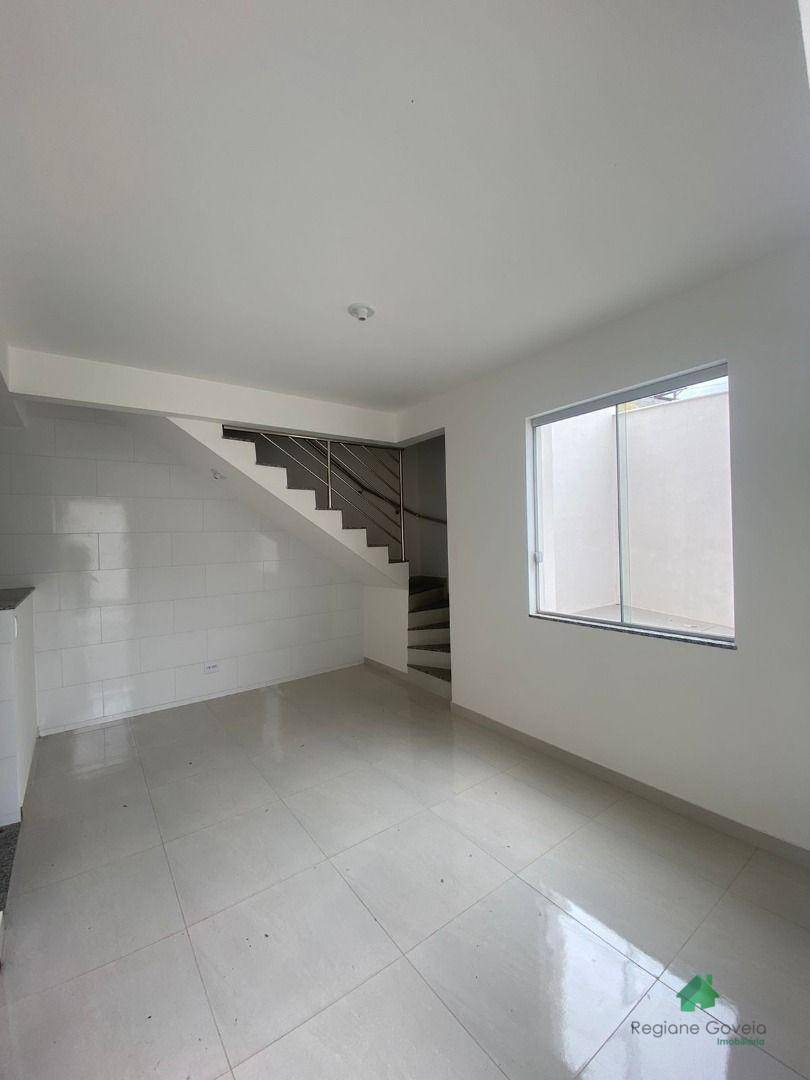 Casa à venda com 3 quartos, 110m² - Foto 4