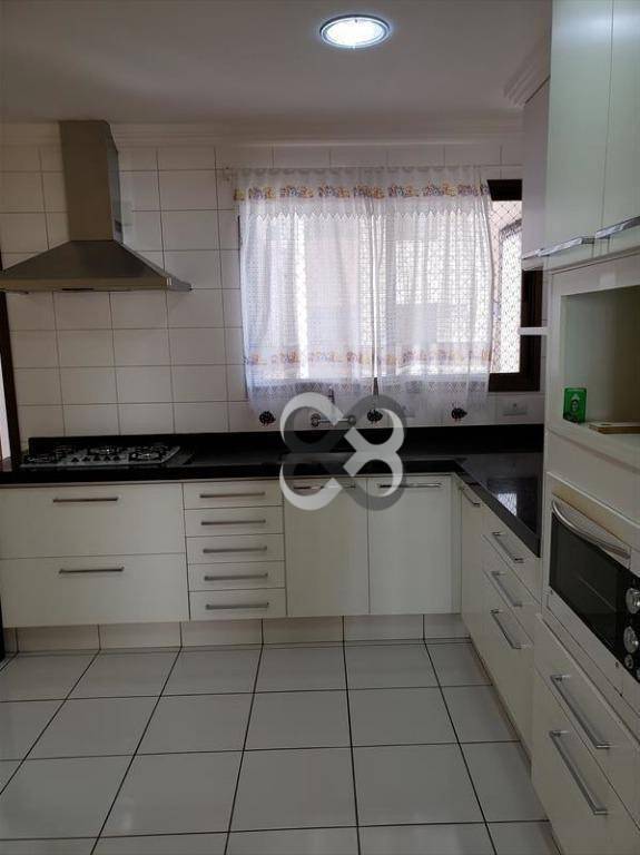 Apartamento à venda com 3 quartos, 217m² - Foto 11