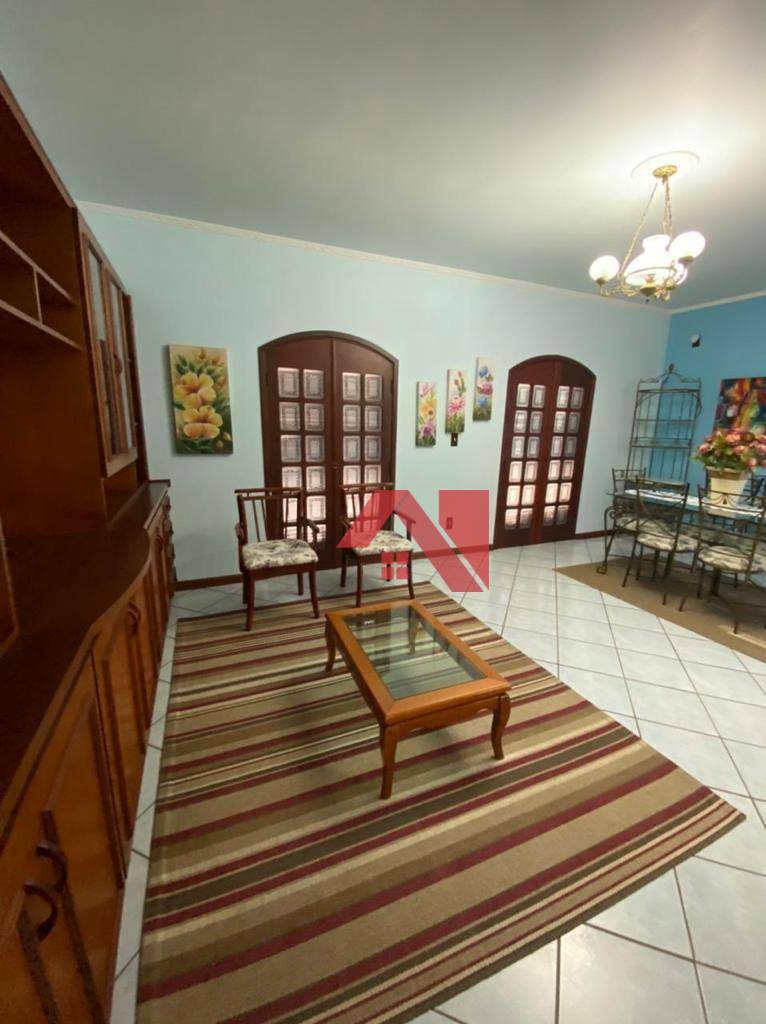 Sobrado à venda com 3 quartos, 220m² - Foto 2