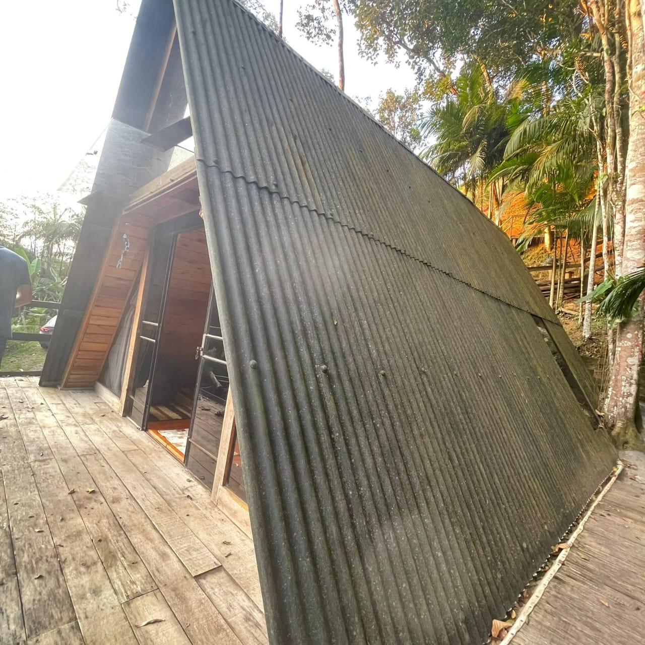 Chácara à venda com 1 quarto, 716m² - Foto 1